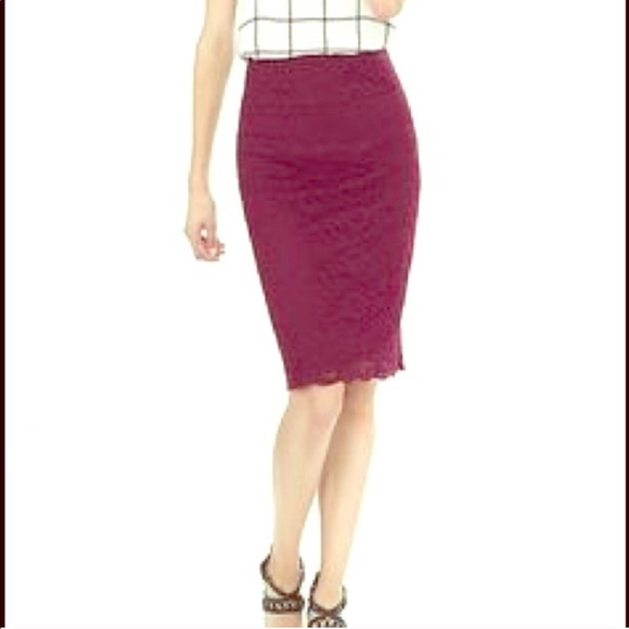 Express Burgundy Lace Overlay Pencil Skirt size 6 - Picture 2 of 7
